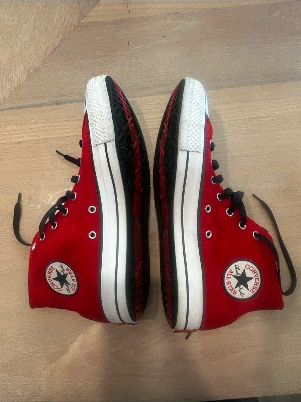 Men’s limited edition Converse. Red and Black High-Top Sneakers with White Toe - Picture 4 of 6